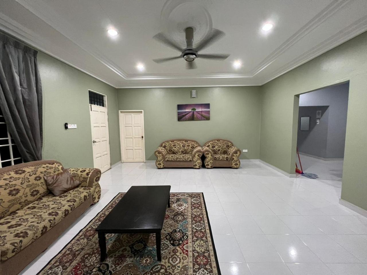 Relaxs Homestay Kota Bharu Exterior photo