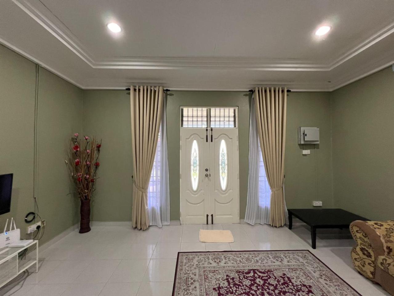 Relaxs Homestay Kota Bharu Exterior photo