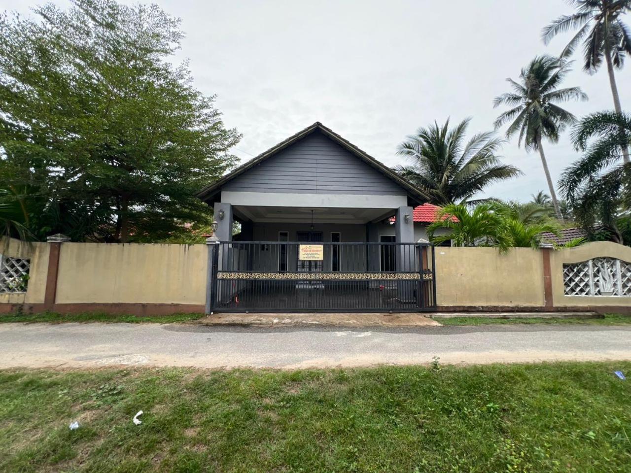 Relaxs Homestay Kota Bharu Exterior photo
