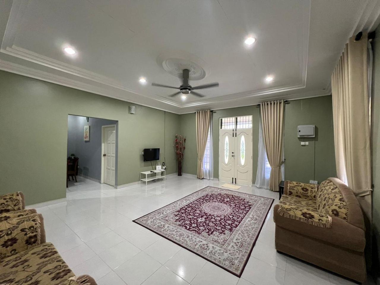 Relaxs Homestay Kota Bharu Exterior photo