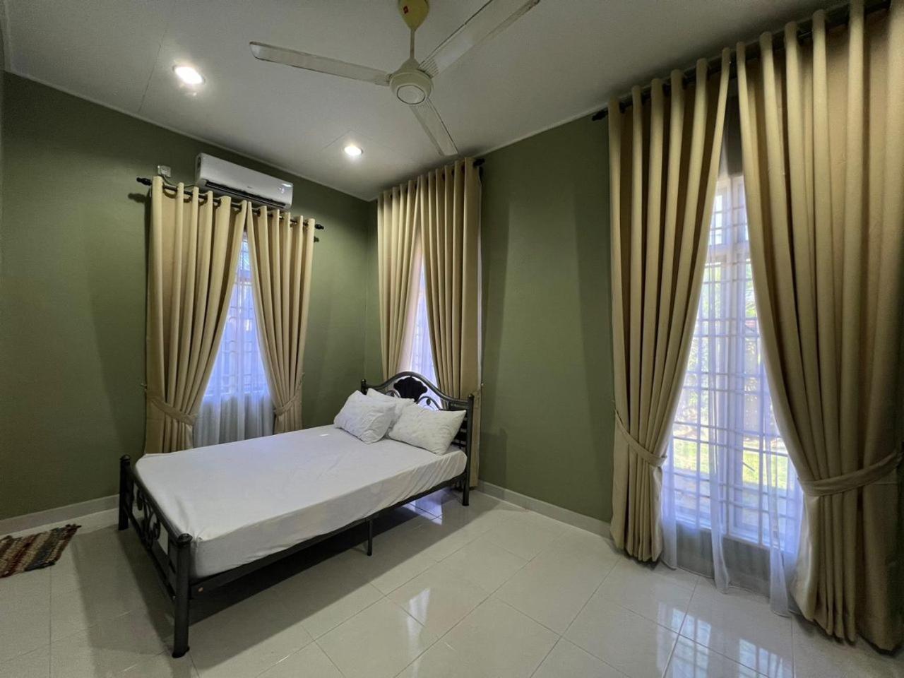 Relaxs Homestay Kota Bharu Exterior photo