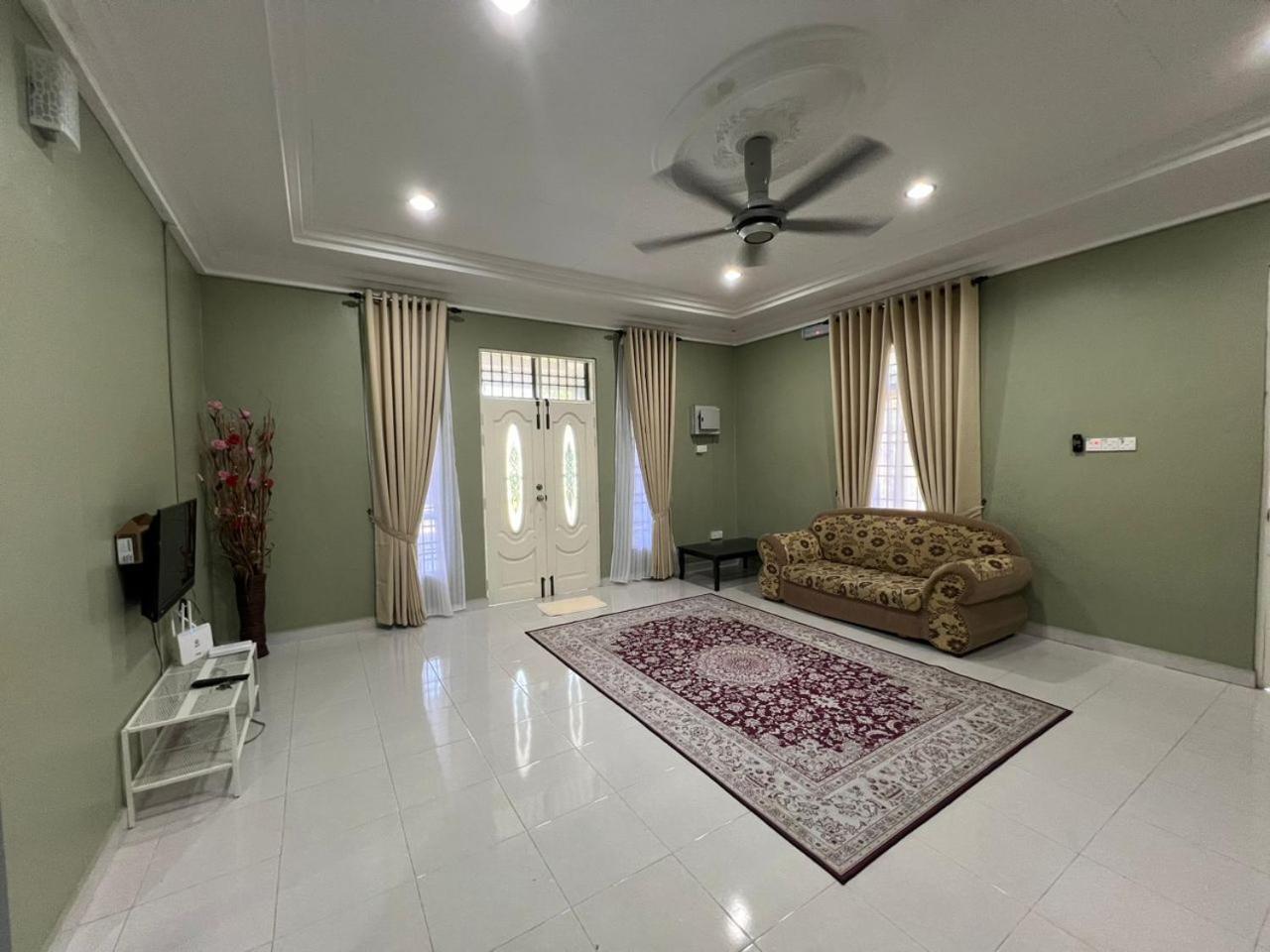 Relaxs Homestay Kota Bharu Exterior photo