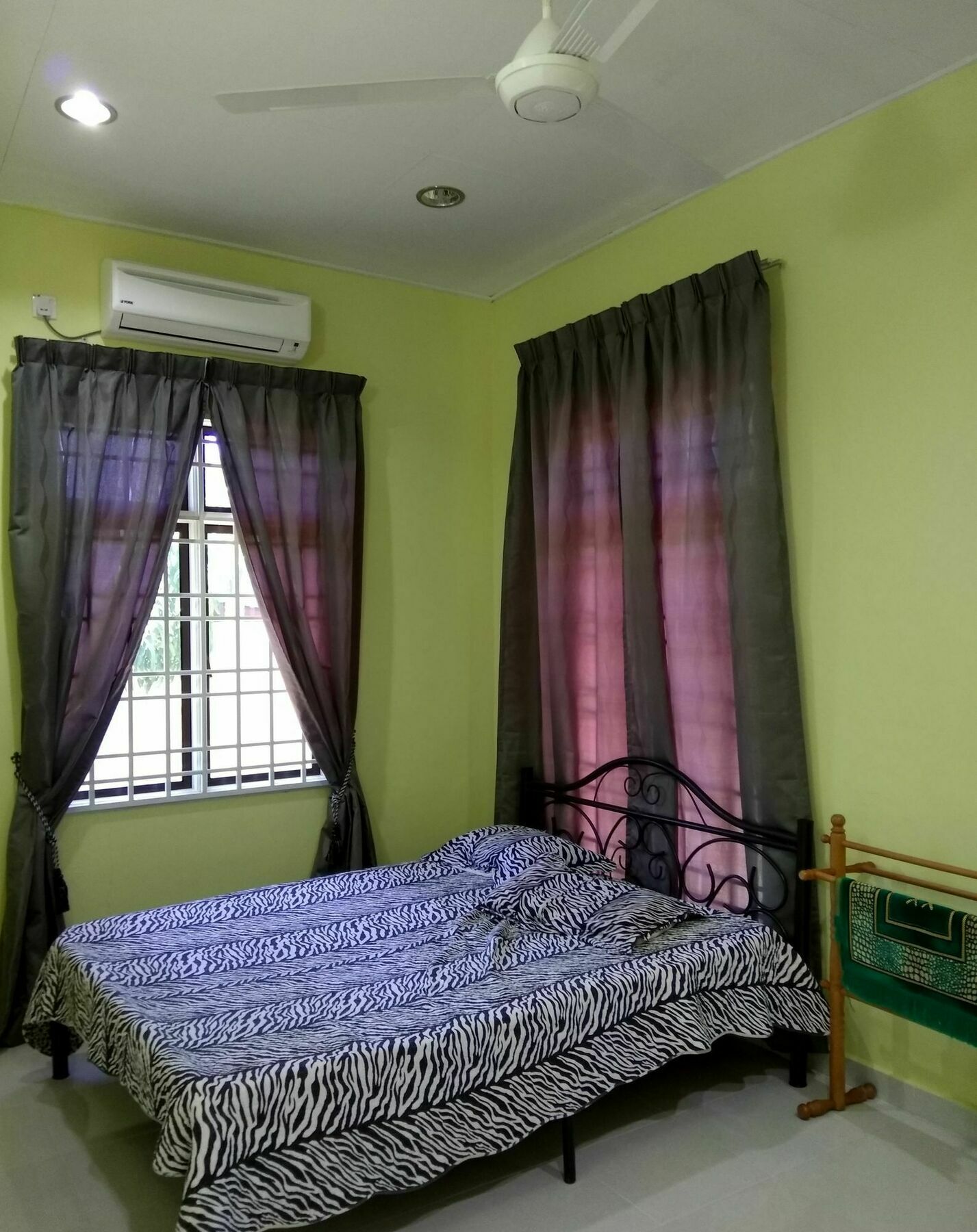 Relaxs Homestay Kota Bharu Exterior photo