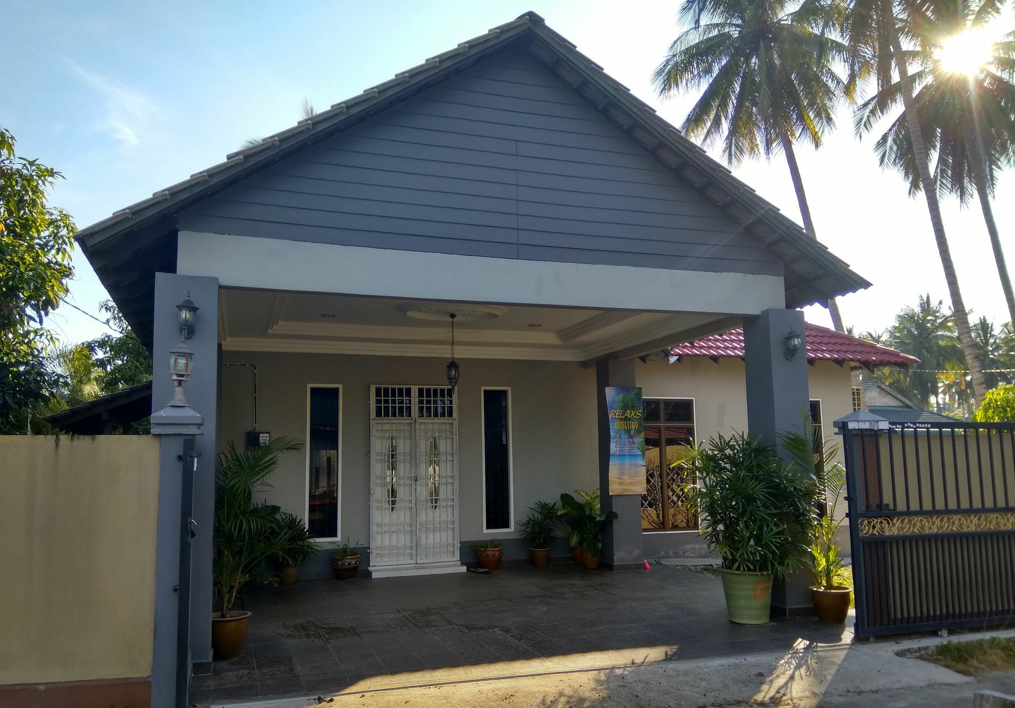 Relaxs Homestay Kota Bharu Exterior photo
